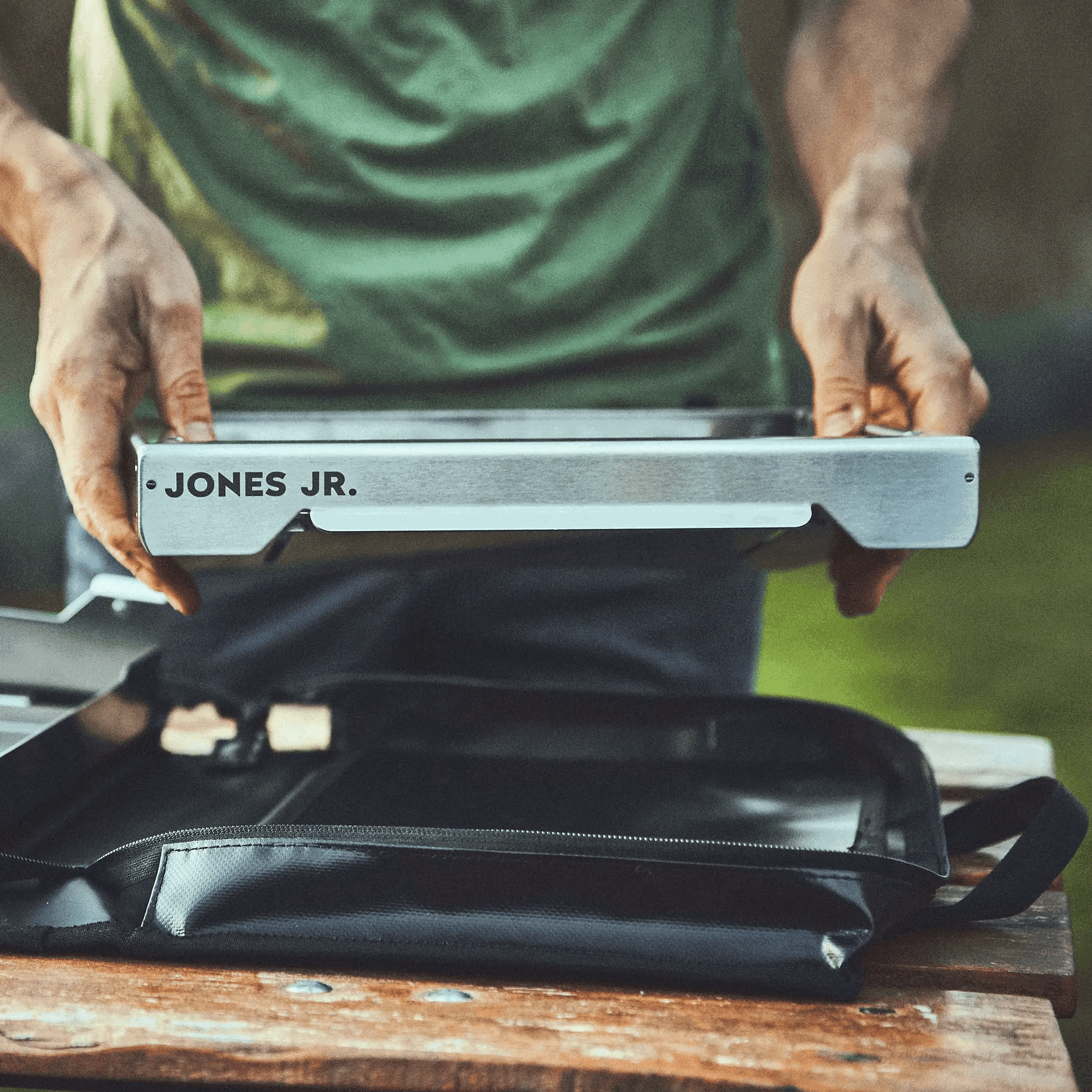 Burnhard JONES Jr. Campinggrill 1-Brenner