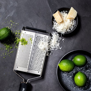Microplane Doppelreibe, Schwarz, Gourmet Serie - Grillstar.deMicroplane Doppelreibe, Schwarz, Gourmet SerieMicroplaneGrillstar.de45022