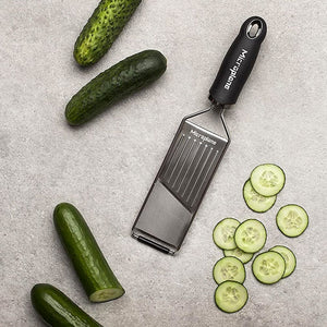 Microplane Profi - Gemüsehobel, Gourmet Serie - Grillstar.deMicroplane Profi - Gemüsehobel, Gourmet SerieMicroplaneGrillstar.de450440098399450445